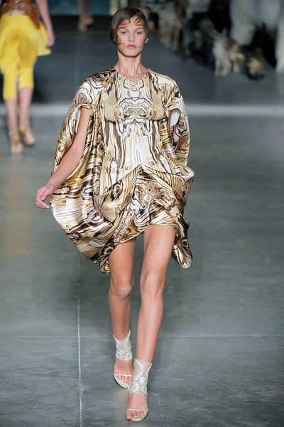 Look 9